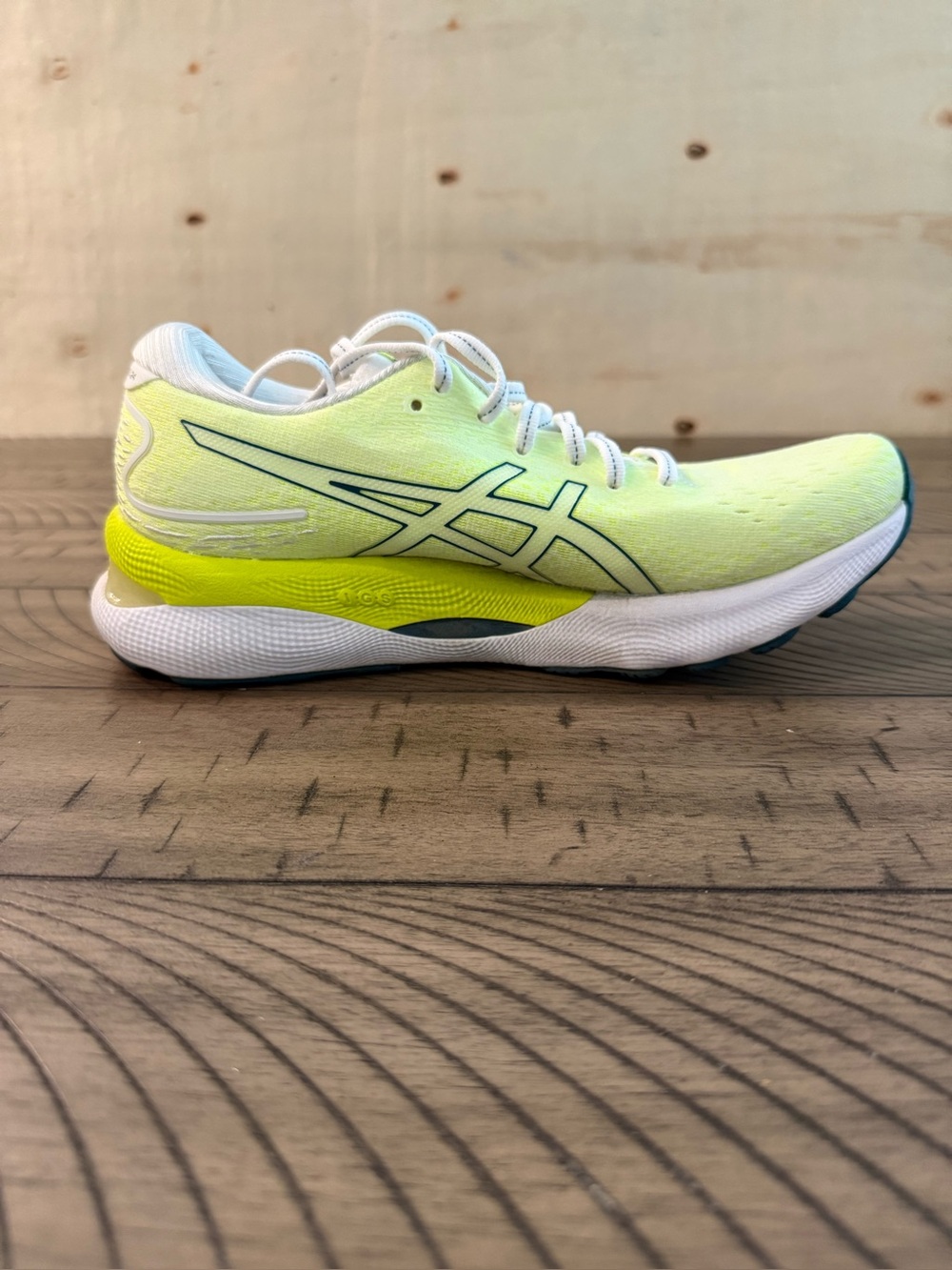 ASICS Gel Nimbus 24 White Velvet Pine Running Shoes Size 8 - Picture 3 of 7